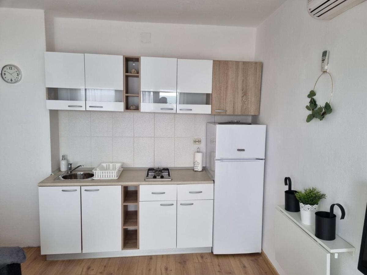 Apartmani Mali Selce Exterior photo