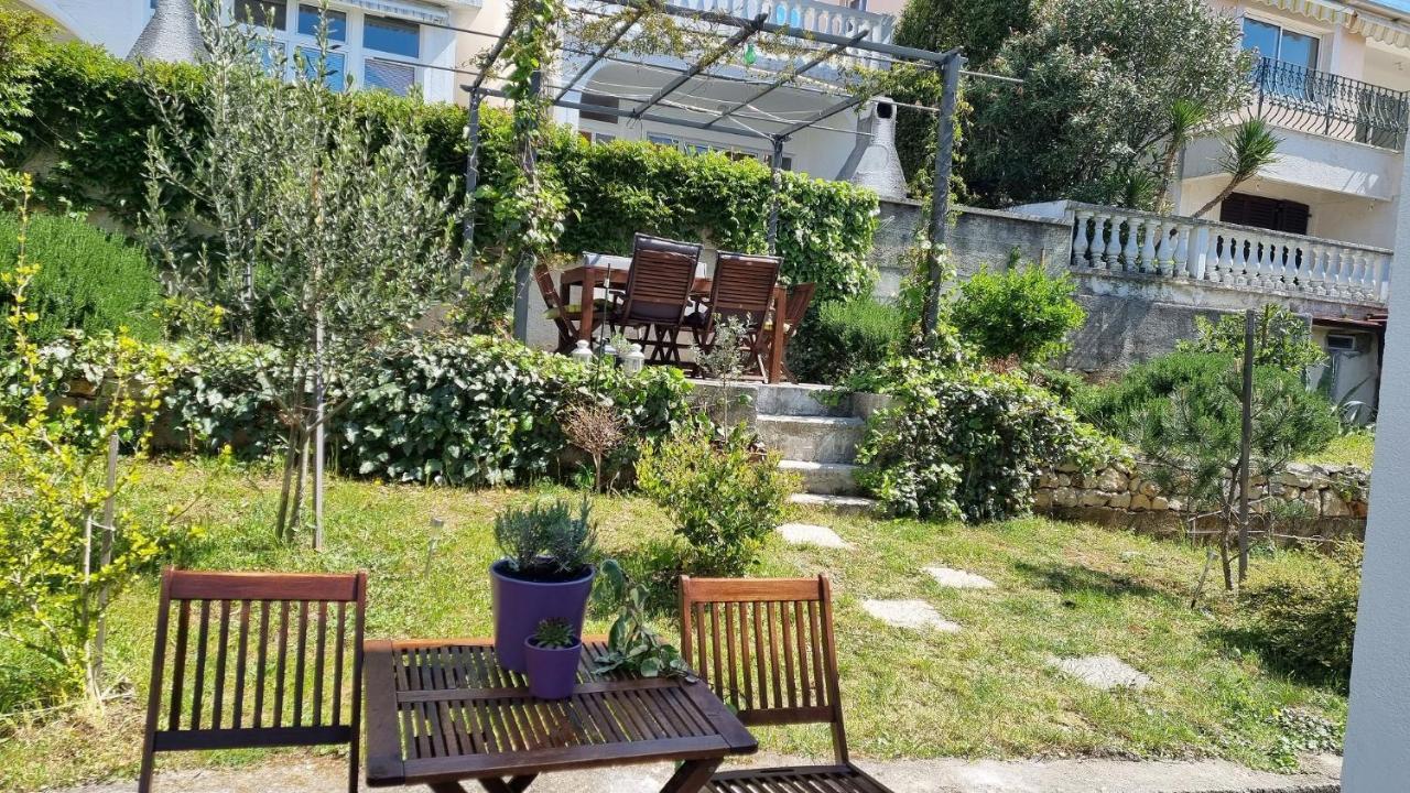 Apartmani Mali Selce Exterior photo
