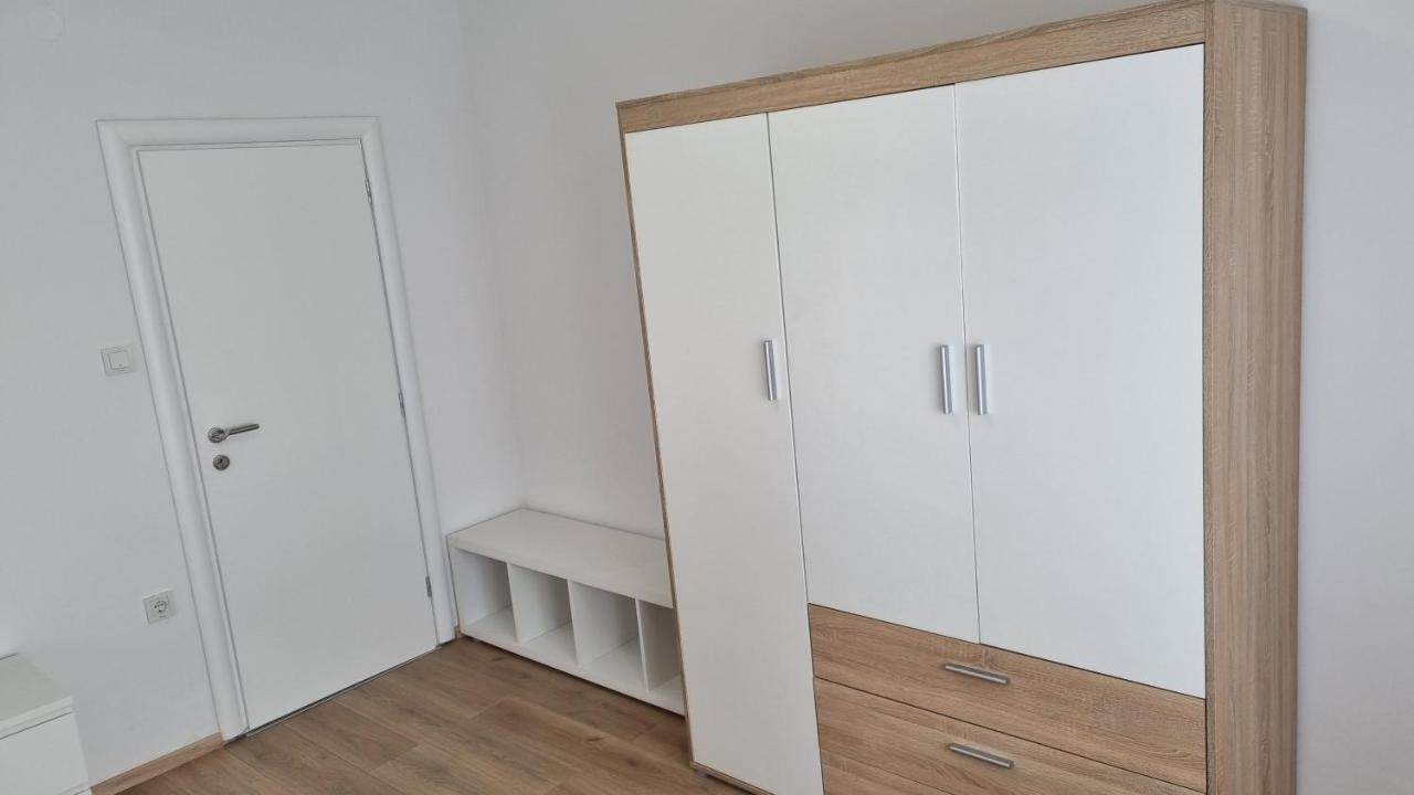 Apartmani Mali Selce Exterior photo